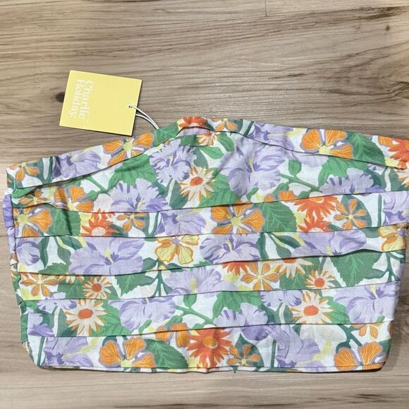 NEW Charlie Holiday Springtime Floral Jarrah Top Women’s 6 - Picture 2 of 5